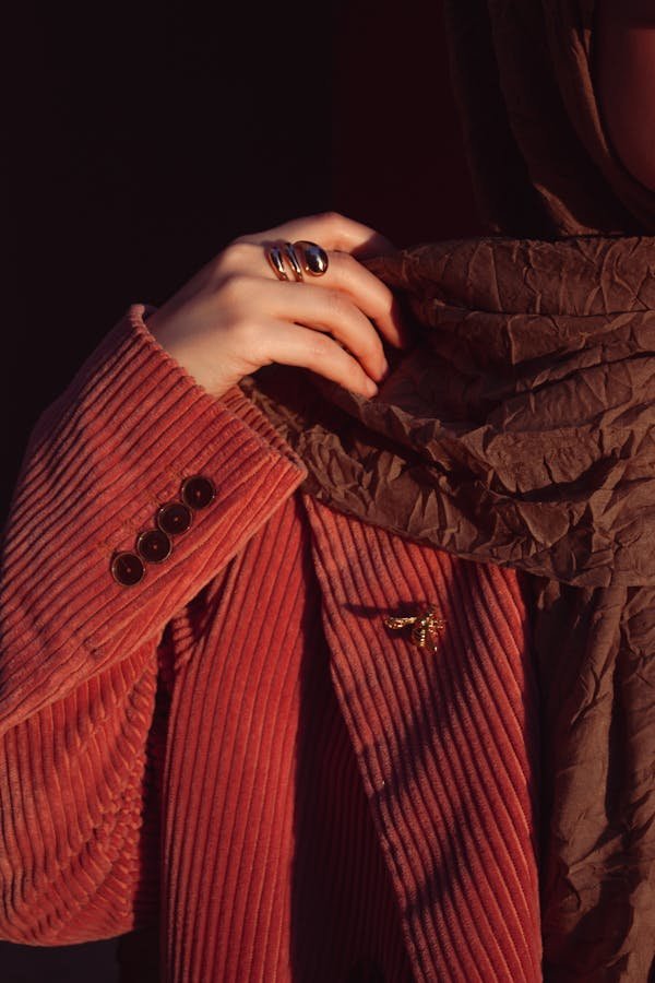 Bague breloque : le charme au doigt à petits prix